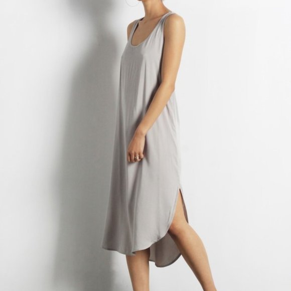 Twist Back Dress - Picture 2 of 3